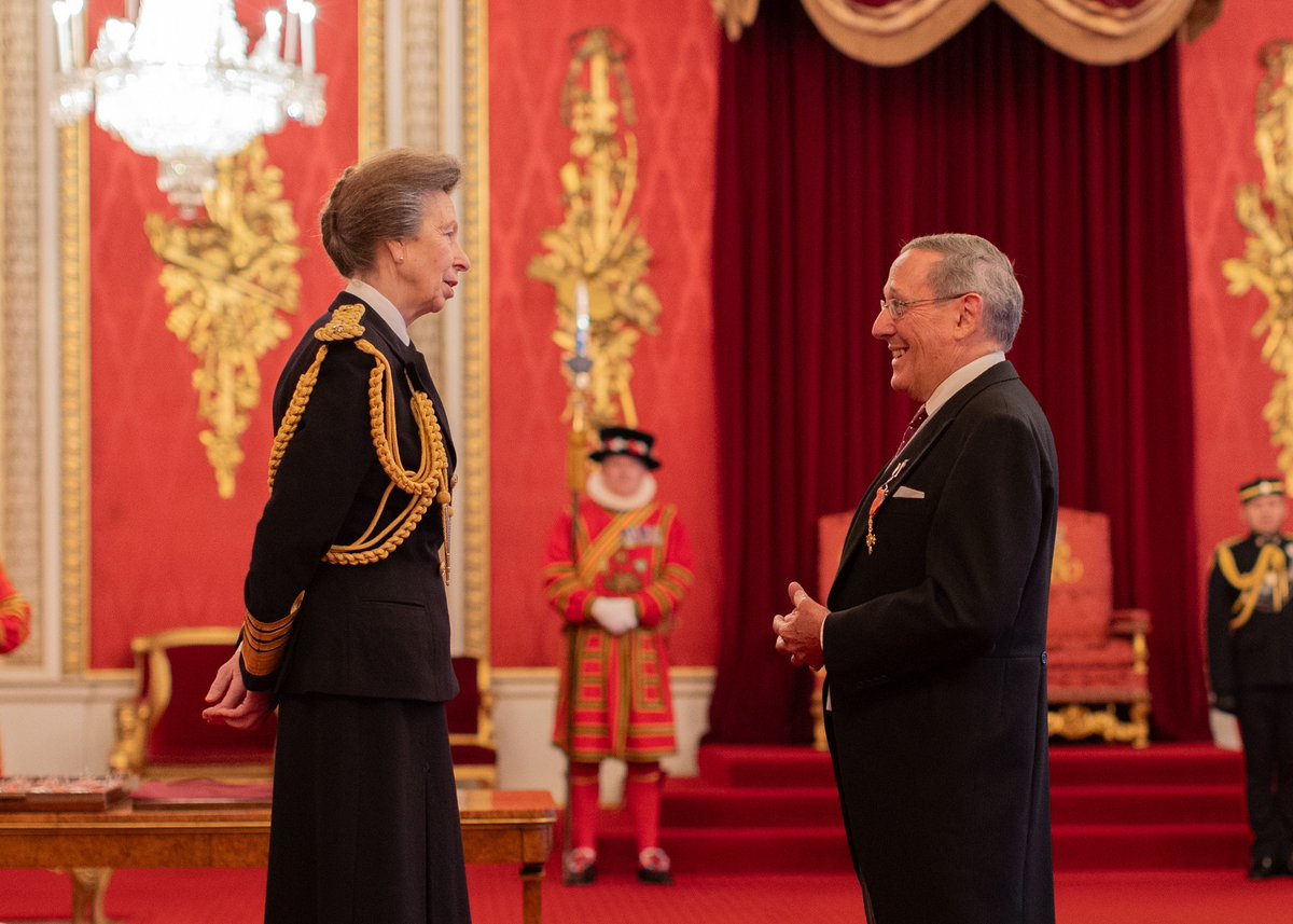 Congratulations to Jim Babbington on his OBE and appointment as Representative Deputy Lieutenant for Surrey. During Jim's tenure at @RBKC, he was Private Secretary to 20 Mayors. With thanks and gratitude to Jim for his dedication to civic, public and ceremonial life.