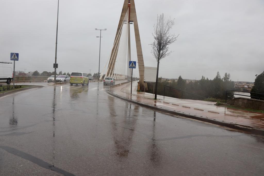 aytodebadajoz's tweet photo. ✅Normalidad en #Badajoz después de la dificultades de esta mañana debido a la #BorrascaJuan a su paso por la ciudad.
🤝 Se ha activado el Plan de Emergencia Municipal de Badajoz #PEMUBA y se han movilizado todos los servicios para dar atención a los ciudadanos. https://t.co/bD7fTxEbbc