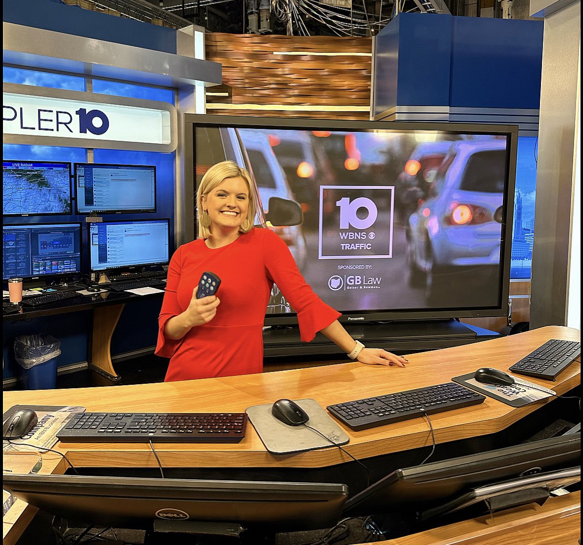AmySteigerwald's tweet photo. On this VERY busy day on the roads…it only feels fitting to announce…

…I’m officially taking over the roads! AKA the traffic anchor position for Wake Up Cbus on @10TV🚦🚗 I think this also officially means I inherited my moms sense of direction and not my dads😂 https://t.co/sy8BainN3P