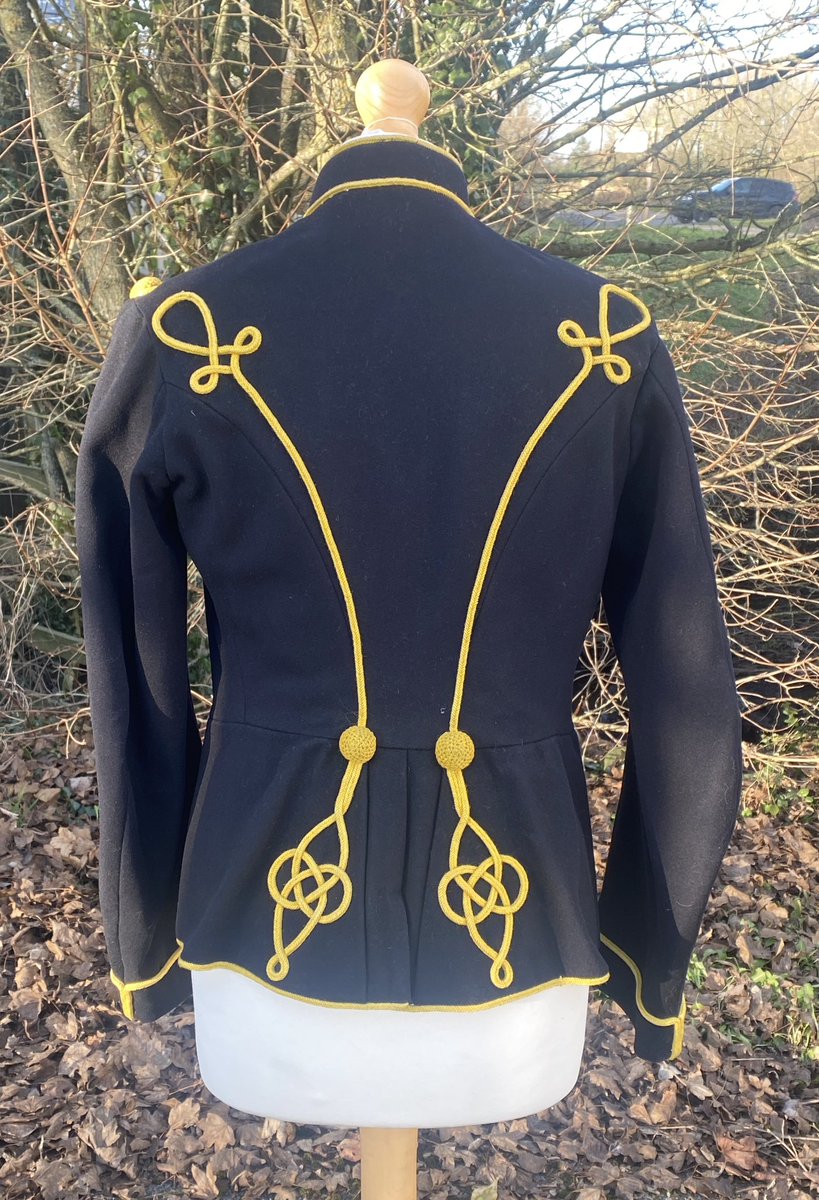Consigned yesterday, a fine interwar / WW2 era cavalry tunic for the 19th Hussars. Actually worn to business meetings by the lady vendor in the 1960’s! Coming to our February 28th Medals & Militaria sale. @HansonsUK @HansonsAuctions