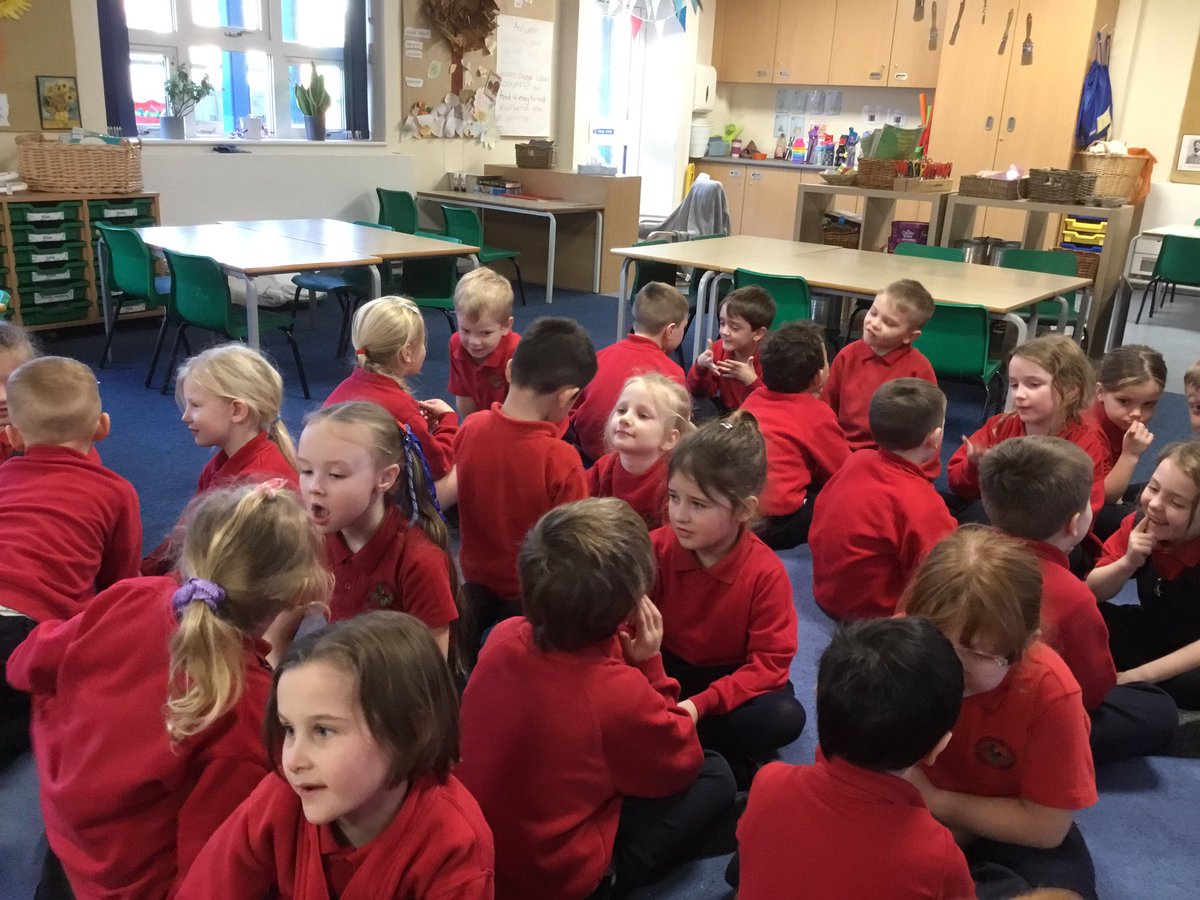 Sparrows listened to the story of '10 little pirates' then talked about friendships. We decided that everyone can join in together to play our games. #cuddingtony1 #cuddingtonpd @createlearning_ @MikeBrownlow1 @SimonRickerty