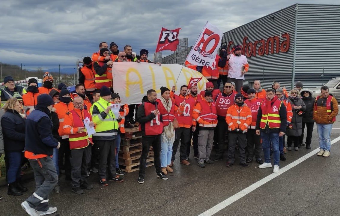 Fermeture du dépôt logistique de St Georges d’espérance:
Les militants FO du commerce sont mobilisés !
78 salariés pourraient être licenciés !
La section fédérale du commerce dénonce le total mépris de la direction !
#fecfo