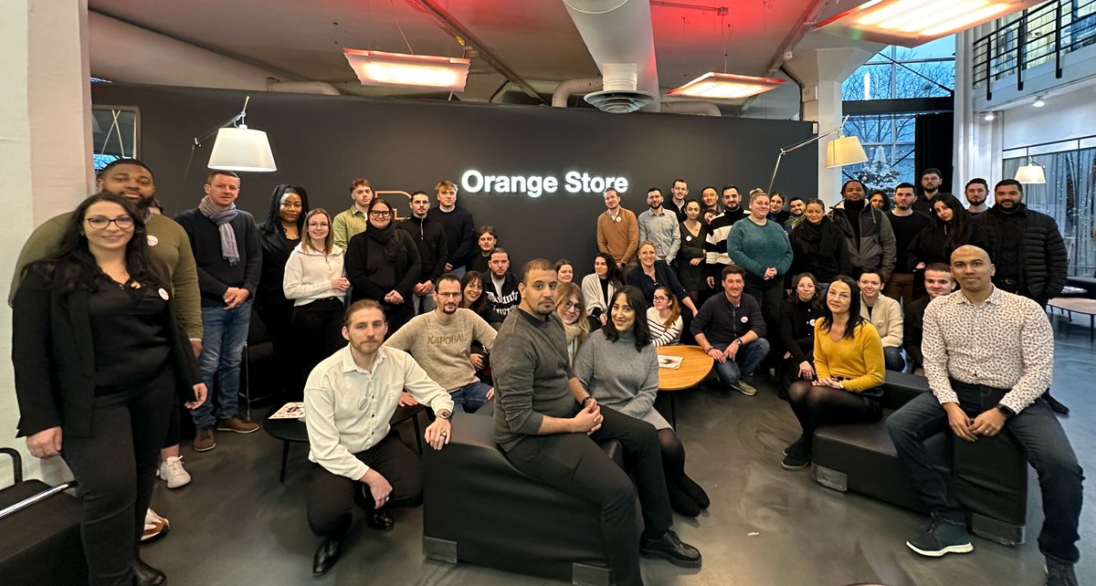 Orange Store tweet media