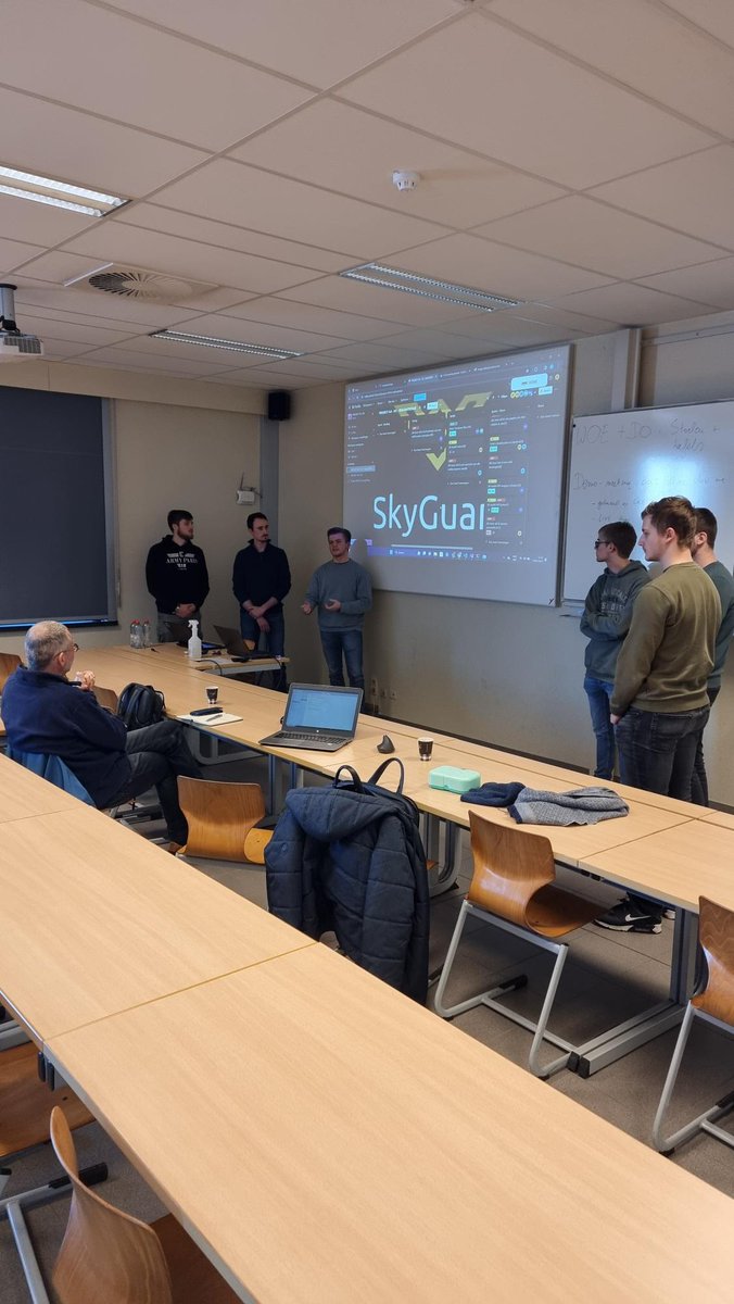 thibaudwagemans's tweet photo. First demo with @VITO_RS_
#thomasmore #itfactory_TM #project4_0 #VITO_RS_ https://t.co/byAJDmnVOc