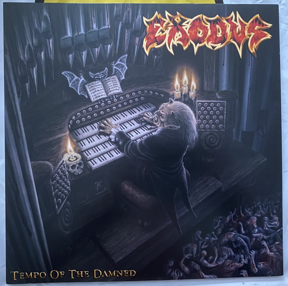 I got it today new .@SaxonOfficial album Hell, Fire And Damnation + .@ExodusAttack - Tempo of the damned -20th Anniversary Edition #saxon #exodus #vinyl #vinylrecords #vinylcollection #HEAVYMETAL #heavymetalmusic .@Levykauppax