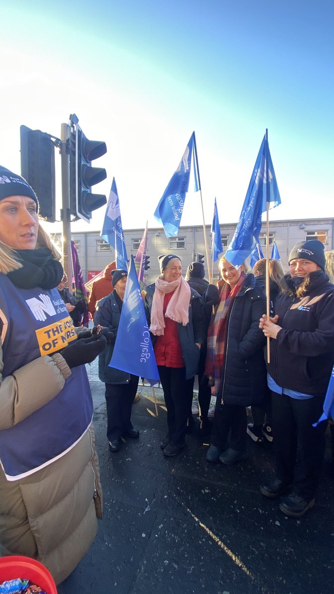 KerryCwu's tweet photo. Few last pics from our picket line visits yesterday. As cold as it was it turns out solidarity keeps ya warm. ✊️🔥 @CWUnews @CwuEmassey @andy_mercer #StrikeNI Uppa Workers! https://t.co/M218xCJjYp