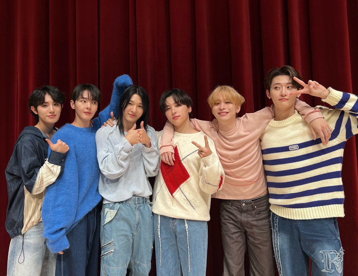 [#Photo/📷]

240119 온리원오브
[Things I Can’t Say LOve] 발매 기념 팬사인회 

#OnlyOneOf #온리원오브
#ThingsICantSayLOve #dOpamine