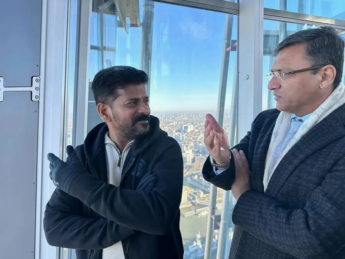 ShaLateef's tweet photo. Telangana CM @revanth_anumula and AIMIM's @akbarowaisii explore London's urban development from Shard's 72nd floor.Overlooking the Thames, connecting old and modern London.
#RevanthReddy #AkbaruddinOwaisi #UrbanStudy #LondonShard #Cityscape
#AIMIM
@asadowaisi @aimim_national https://t.co/VN5pKZgva9