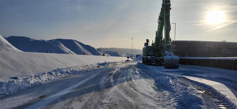 LOCATIES | Winterse gezichten in het zonnige Zuid-Limburg op onze locatie in Brunssum. Dankzij het harde werk op de locatie, kunnen onze activiteiten gewoon door blijven gaan. #winter #sneeuw