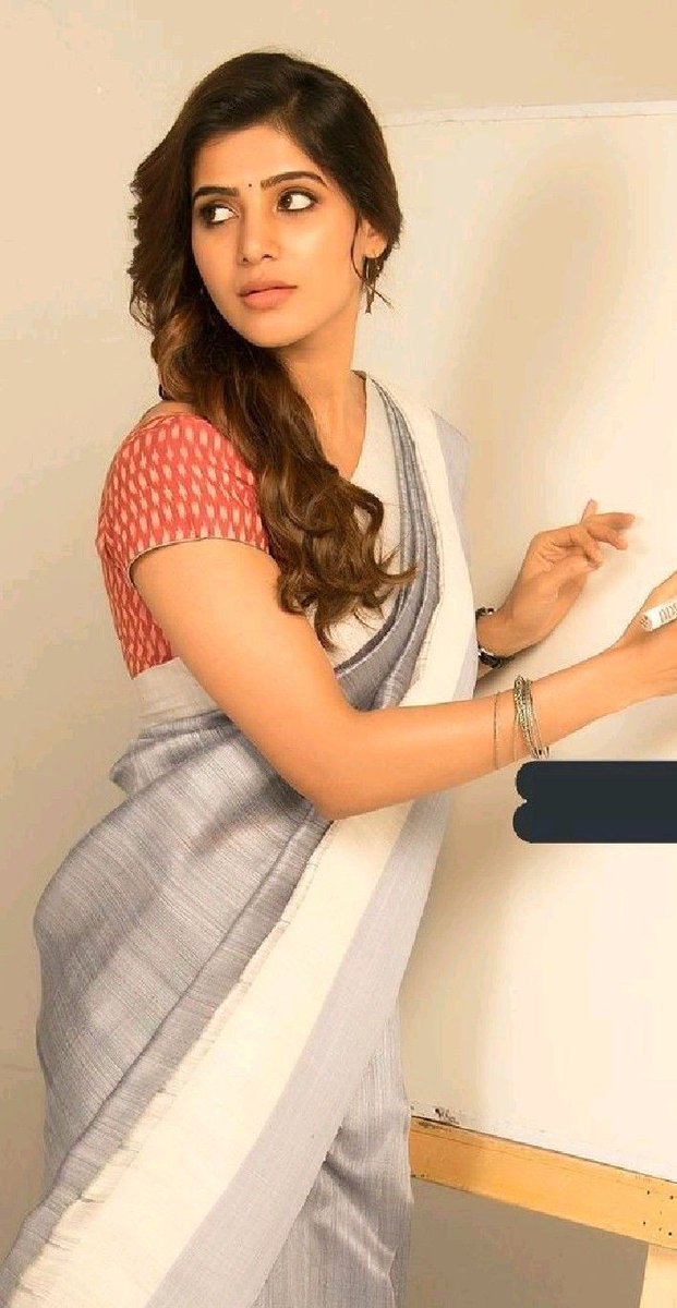 sonu____shaghal's tweet image. #SamanthaRuthPrabhu
#simple 
#Nicelook
#Simplesareelook
#SouthernCharm 
#Southactres
#Samantha