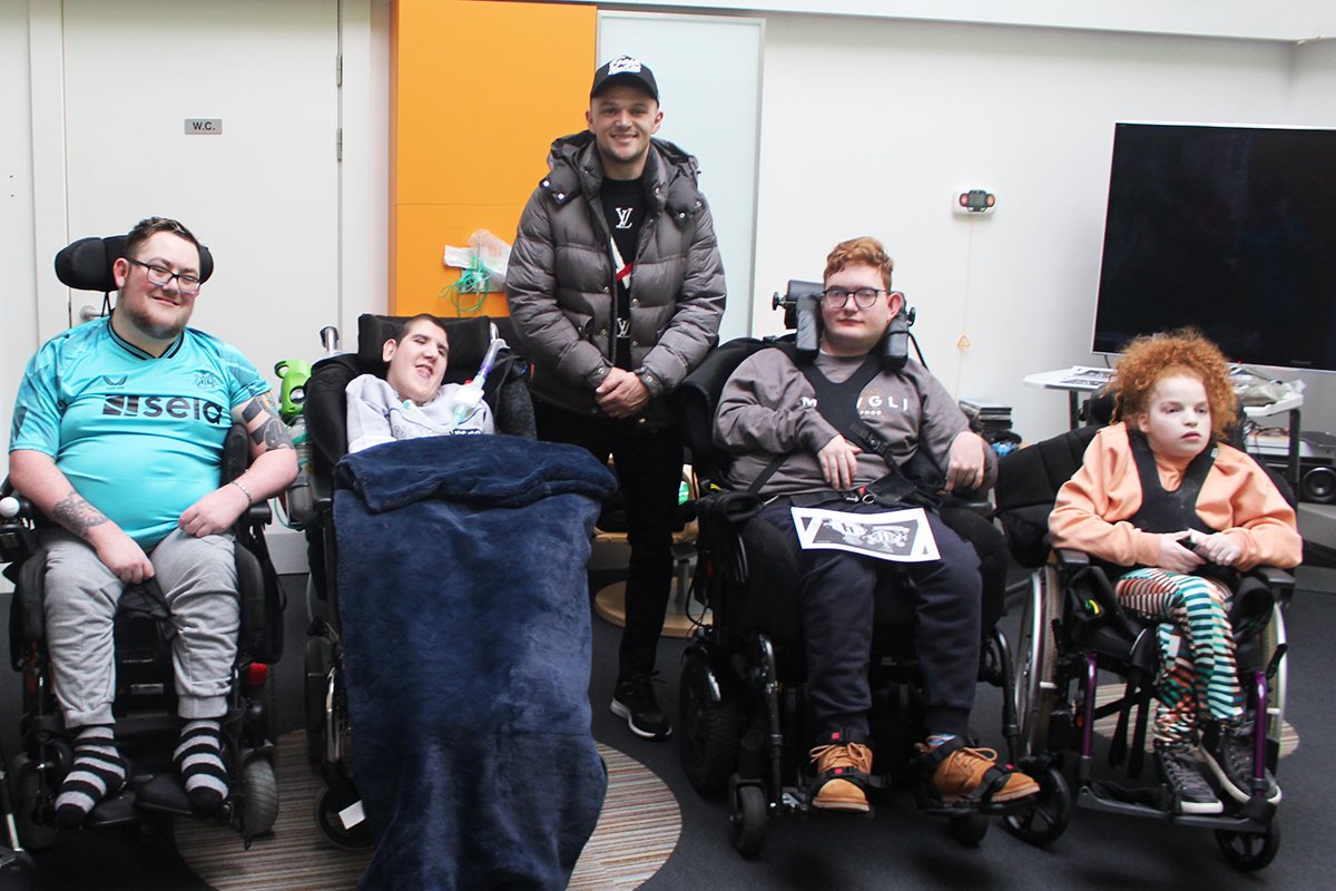 Kieran Trippier named as official Ambassador for St Oswald’s Hospice Children and Young Adult’s Service.

Kieran will join his Assistant Head Coach, Graeme Jones as our latest Official Ambassador and he popped in last week to meet some of the young people who use our services.