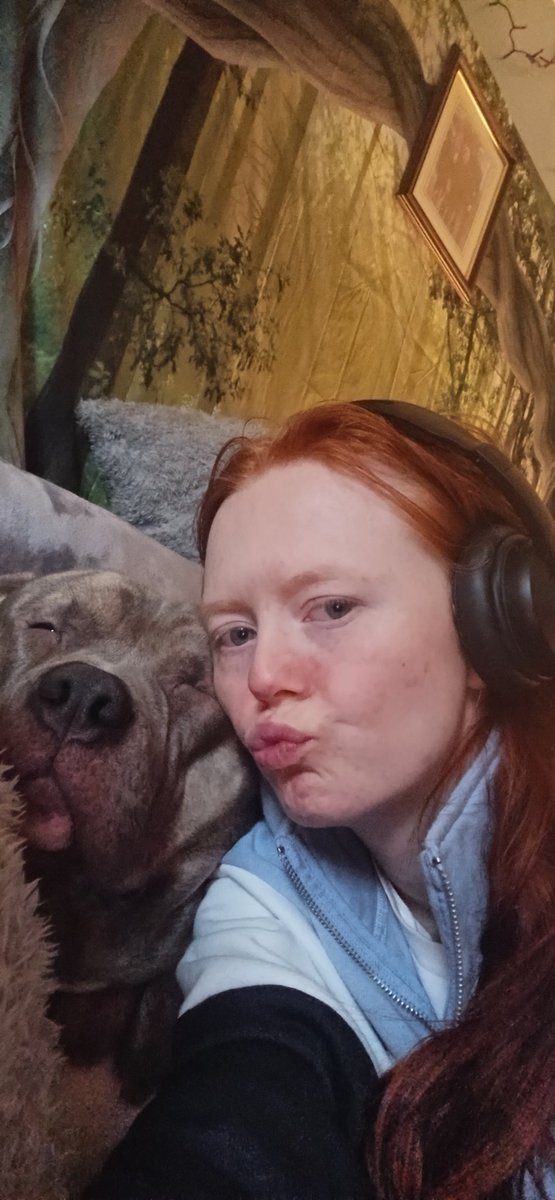 angle26da's tweet photo. Listen to ##liamconner the best dj in my life love movie for dj besties n big sister Tracey look at my big boy kilo boy teg r @Denhamqueen34 @Jace382 @Christophe36660 @sonstar_simmer @Serinaxoxox https://t.co/fBHwarRq2S