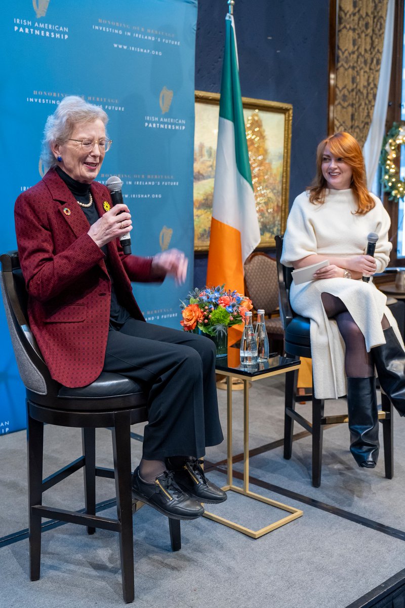 As the final part of our #NollaignamBan Women's Leadership Series, @IrishAPorg members in #Chicago were privileged to honor Mary Robinson, 7th President of #Ireland, Chair of @TheElders former @UN High Commissioner of Human Rights last week. *Gallery* bit.ly/3vI1nvU