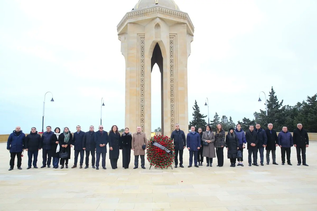 ngoagency's tweet photo. Qeyri-Hökumət Təşkilatlarına Dövlət Dəstəyi Agentliyinin kollektivi Şəhidlər xiyabanını ziyarət edib

ƏTRAFLI: ⤵️

https://t.co/RJLMHv2X99 https://t.co/nzSg5LKYRS