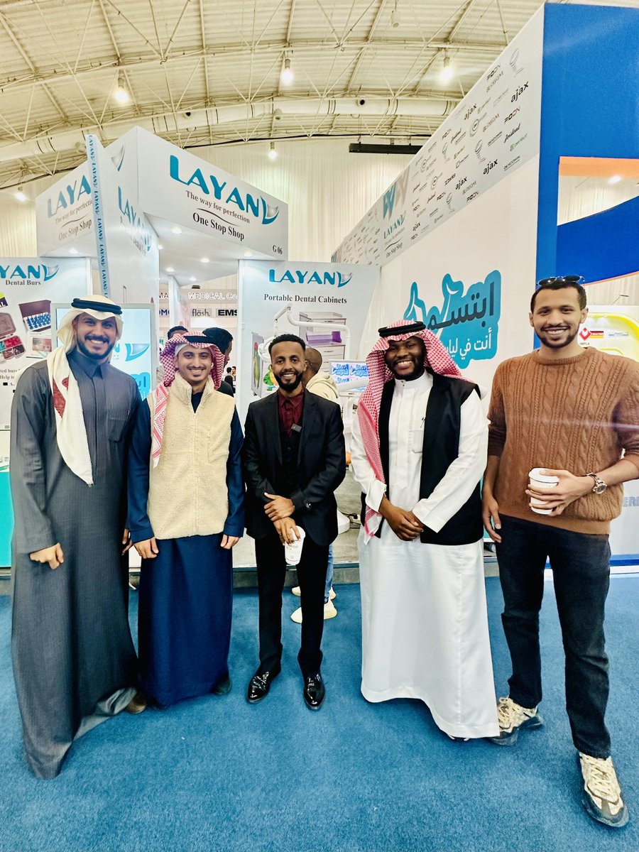 ZakriaAlyami's tweet photo. سنة ليست كالسابق في مجال طب الأسنان 👌🏾

بالمؤتمر السعودي العالمي لطب الأسنان 2024  

و ما يسعدني أكثر إلا و هو لقاء زملاء المهنة ❤️

#SIDC #المؤتمر_السعودي_العالمي_لطب_الأسنان https://t.co/sM2i7D5mIo