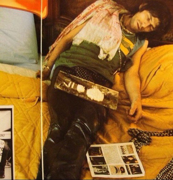 SalvadorDafti's tweet image. Doting new dad Keith Richards after falling asleep, exhausted, midway through fixing his baby’s formula after a marathon night’s nappy changing.

A very sweet image, and a shining example to all the new fathers out there. Put the effort in.