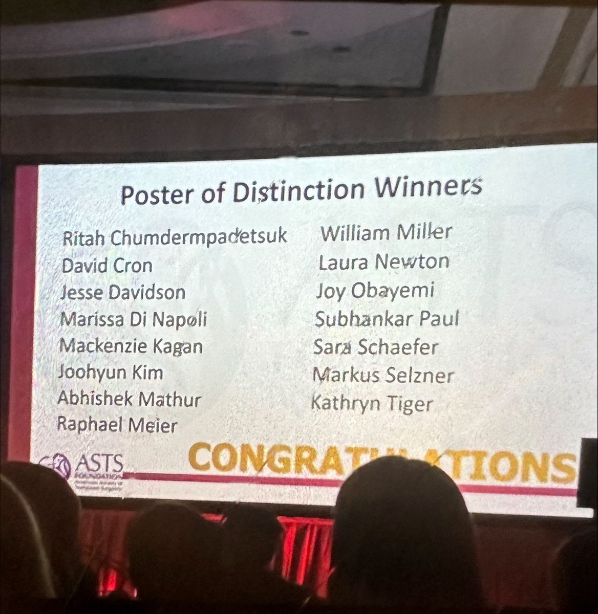 BIG congratulations to our T32 fellow, Dr. Joy Obayemi, on her ASTS Poster of Distinction! @JoytotheOR @DanielaLadnerMD @NM_Transplant @NMSurgery