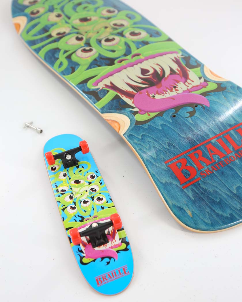 BrailleSkate's tweet photo. 👻 Freaky Friday 👻

Today Only: All Monster decks and completes come with our new matching Monster handboard! 

#skateboard #handboard #dealoftheday #freakyfriday https://t.co/6LEIypOu1V