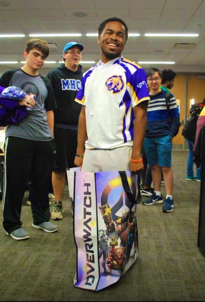 prodigeeTSN's tweet photo. Flashback Friday to my Esports days at LSU! Who would have known I’d be the owner of my own gaming channel, streaming weekly, and building a beautiful audience! #esports #prodigee #LSU https://t.co/2DMaRpxtju