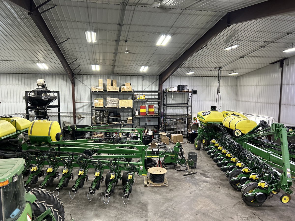 Our crew has been busy! Give us a call for EVERYTHING PLANTERS -Inspections -Installs -Fertilizer Systems -Meter Calibration -Custom Builds 📱701-432-1000