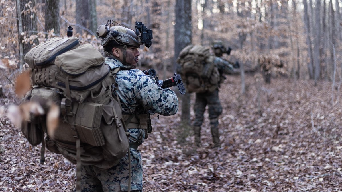 #Marines with the @24thMEU conduct a hike as part of Realistic Urban Training (RUT) on Fort Barfoot, VA, Jan. 10. RUT provides the 24th MEU the opportunity to operate in unfamiliar environments and integrate the units of the Marine Air Ground Task Force. #USMC #SemperFi