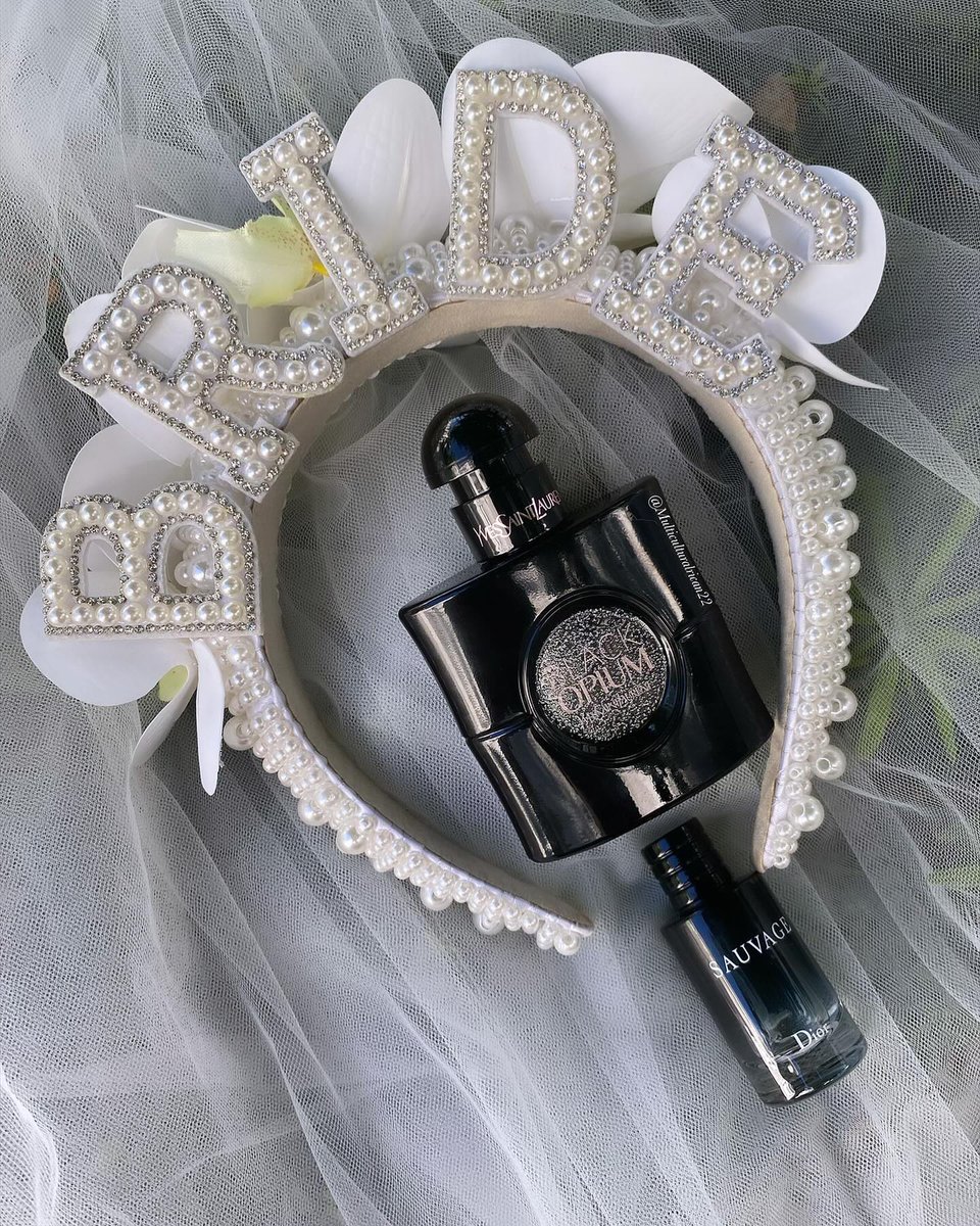 Make your wedding day extra special with a perfect bridal perfume to use on your special day. 💍 Shop men's and women’s fragrances at Parfum Europa. ✨ 📸: multiculturalrican22