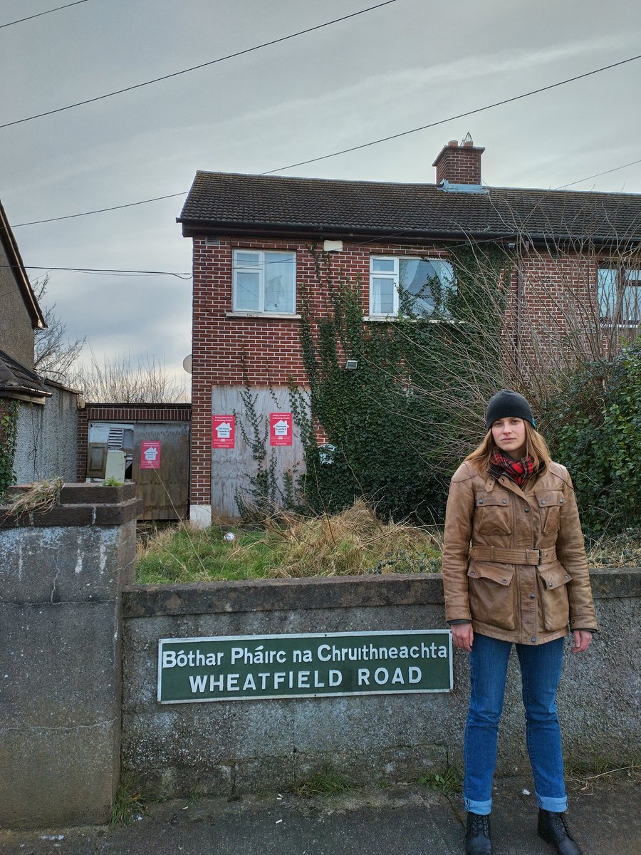 cllrjohansson's tweet photo. This house in Palmerstown is one of 10 on the Derelict sites register. 

Last Monday councillors voted against the Compulsory Purchase of this and the other homes. 

This house has been left empty for 10 years, it should be used to house one of thousands of families in need. 1/2 https://t.co/k8PEgBGDUW