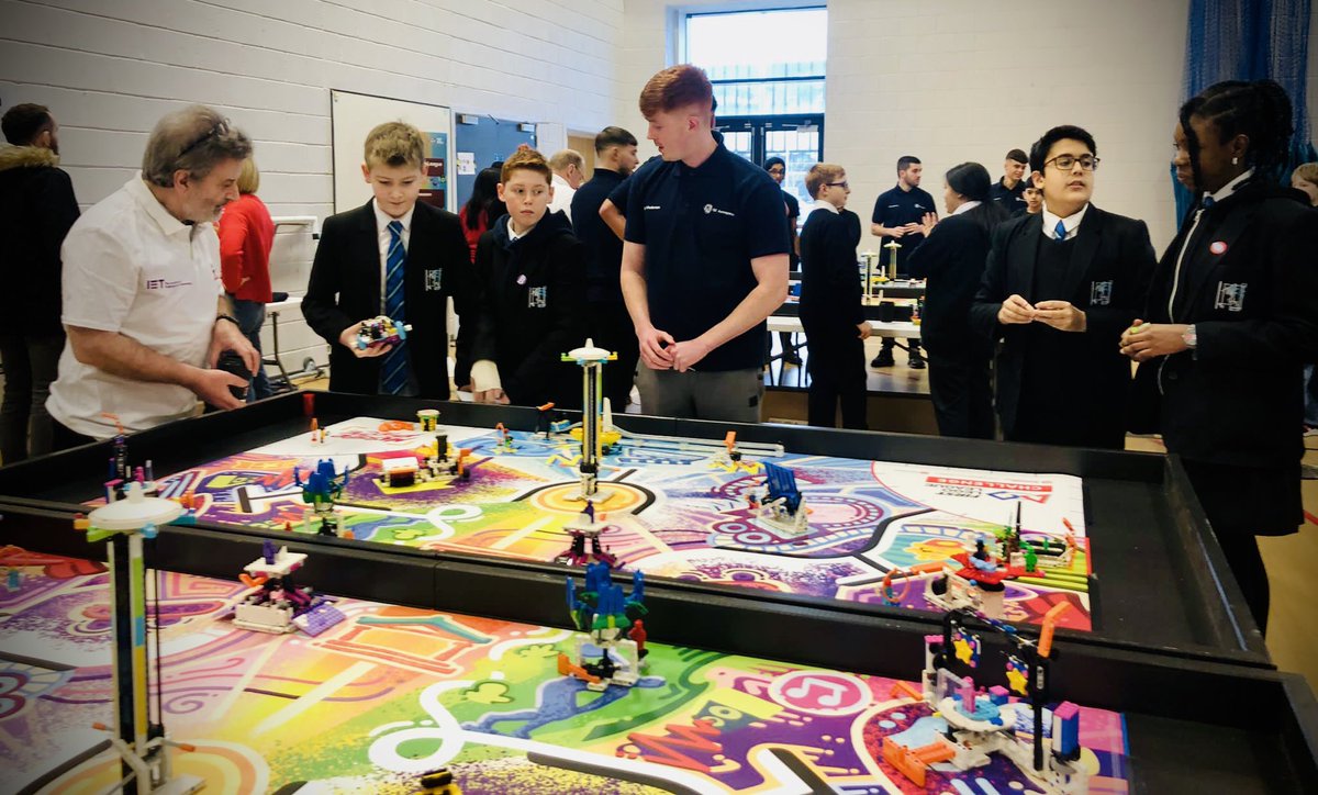 Woodfarm_STEM's tweet image. A great day competing @firstlegoleague for our Woodfarm STEM Robotics pupils.
Thank you again to @rafyouthengage #codingsuccess @SmallpeiceTrust for your continued support and to Mr Eunson for leading.
@YoungSTEMLeader #STEMeducation @STEMscotland @WoodfarmHigh