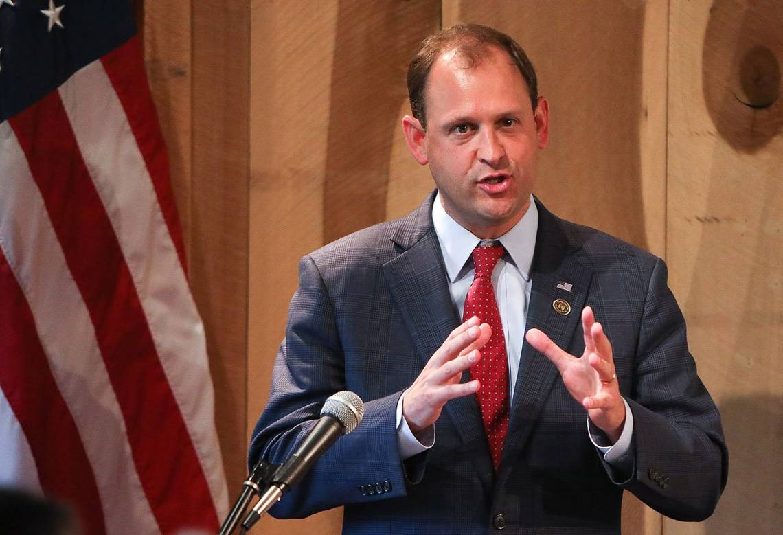 A #bipartisan bill proposed by @RepBlakeMoore and @RepAndyBarr would require the U.S. Comptroller General to annually deliver a public report on the nation’s finances to a joint meeting of Congress bit.ly/3Hr7Ttx