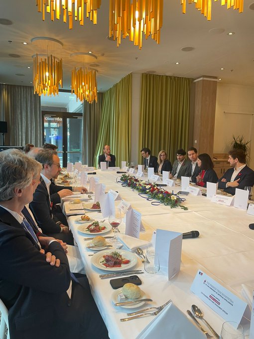 Audrey Sliwinski tweet media