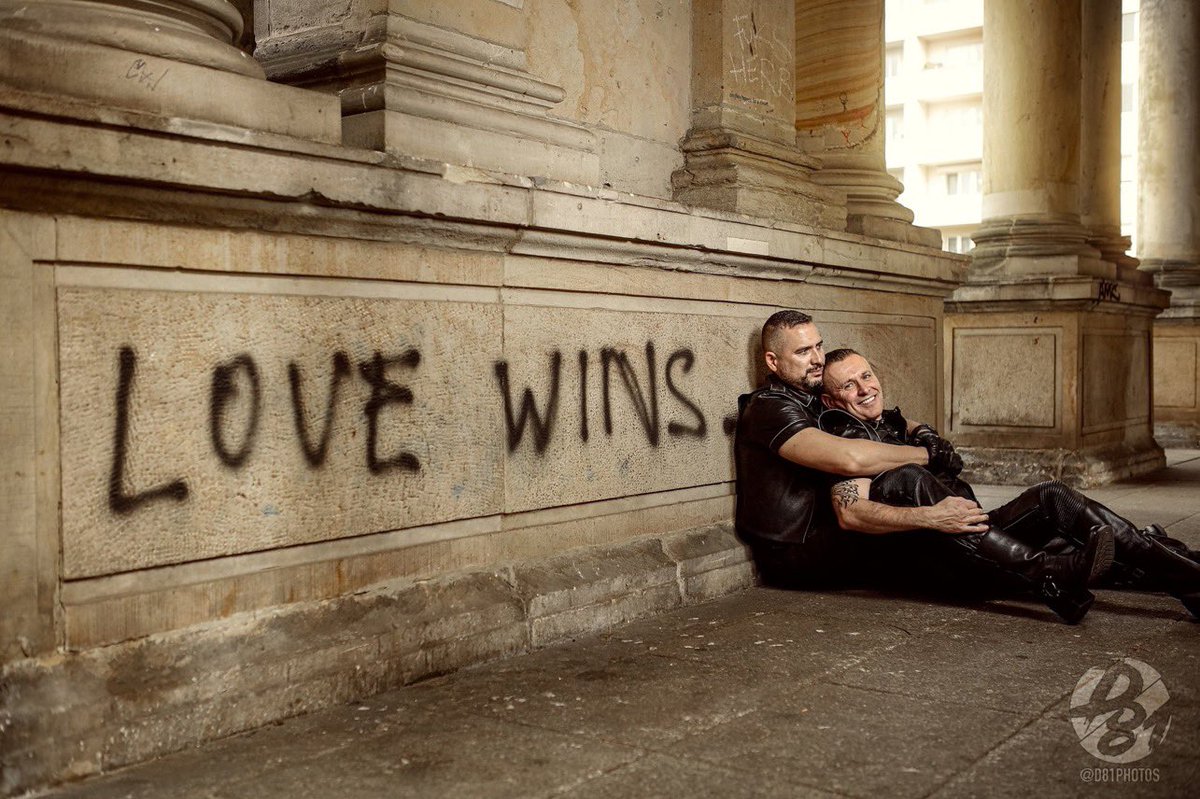 Happy international fetish day people.

Pic with Master <a href="/EnglishLeatherM/">English Leather Master</a> and i, taken by the talented <a href="/d81photos/">D81photos</a> 

❤️💙🖤