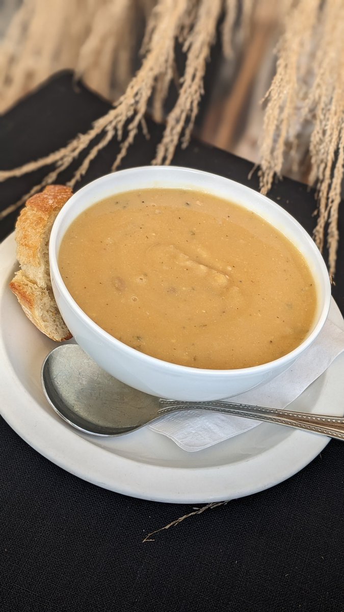 It's a cold one out there! Come on by for a warm and cozy bowl of soup! Soup at Wellington: Split Pea and Ham (DF, GF) Spicy Chunky Vegetable Soup (Vegan, GF) Soup at Carling: Cream of Mushroom (GF, V)