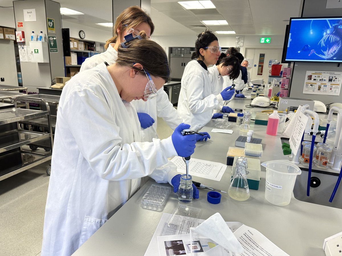 A very enjoyable, and very well attended, SWAP Study Skills event at King's Buildings today for SWAP students in life sciences, physical science and medical studies. Thanks to the presenters and lab organisers from <a href="/EdinburghUni/">The University of Edinburgh</a>  <a href="/HeriotWattUni/">Heriot-Watt University</a> <a href="/EdinburghNapier/">Edinburgh Napier University</a> <a href="/QMUniversity/">QueenMargaretUni</a>