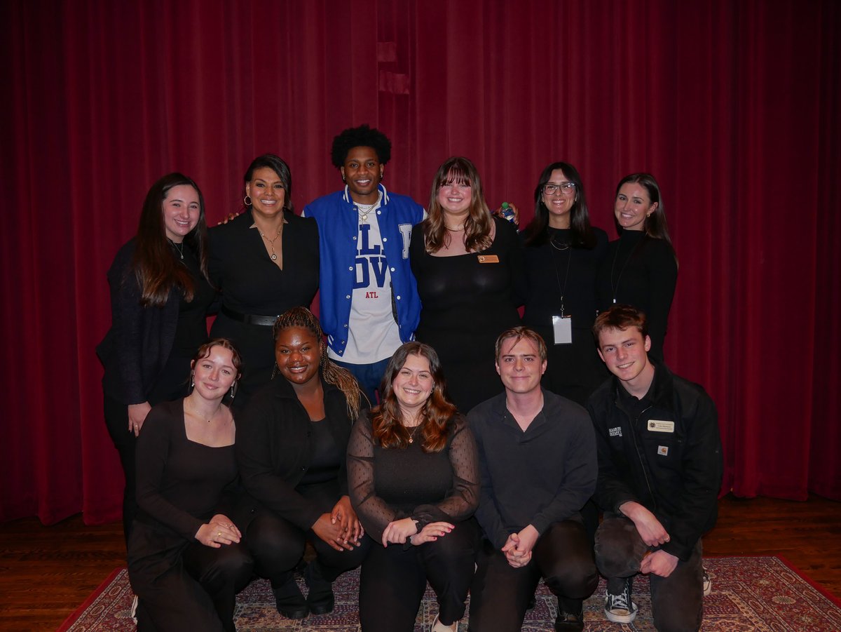 FSUDSA's tweet image. An unforgettable night at FSU&apos;s Golden Torch Lecture Series with a great conversation with actor Da’Vinchi and CNN anchor Sara Sidner! Congrats to Danelle Bernten and Jasani Robinson for being FSU&apos;s MLK Book Stipend Award recipients. #FSUMLKWeek Read more: fla.st/PA80NQ1G