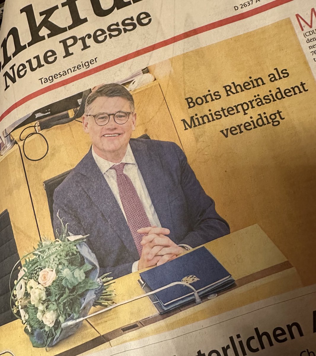 jutta_ditfurth's tweet photo. Trotz seines niedlichen Lächelns vergisst eine nicht, dass dieser MinPräs #Rhein zum rechten Flügel der CDU gehört; Hanau, NSU-Untersuchungsausschuss, dass er mal betrunken vorm linken Kulturzentrum #Klapperfeld #Frankfurt randalierte + Einlass begehrte. Mir fällt immer mehr ein. https://t.co/MI4FOcYvHw