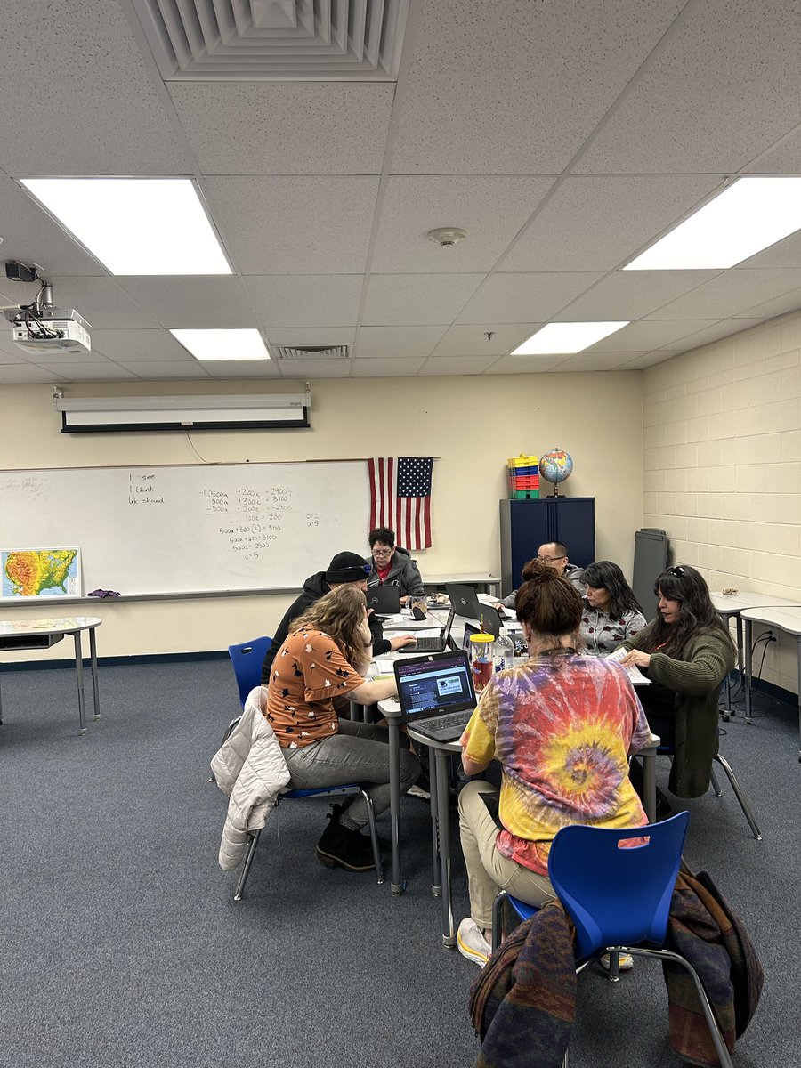 GLDDbacks's tweet photo. This week, our teachers participated in a differentiated PD. They chose from small group instruction implementation, using the public library’s free resources, to using @PearDeck, @nearpod, and @Seesaw! Was a hit with our staff! https://t.co/jDuQ1roi18