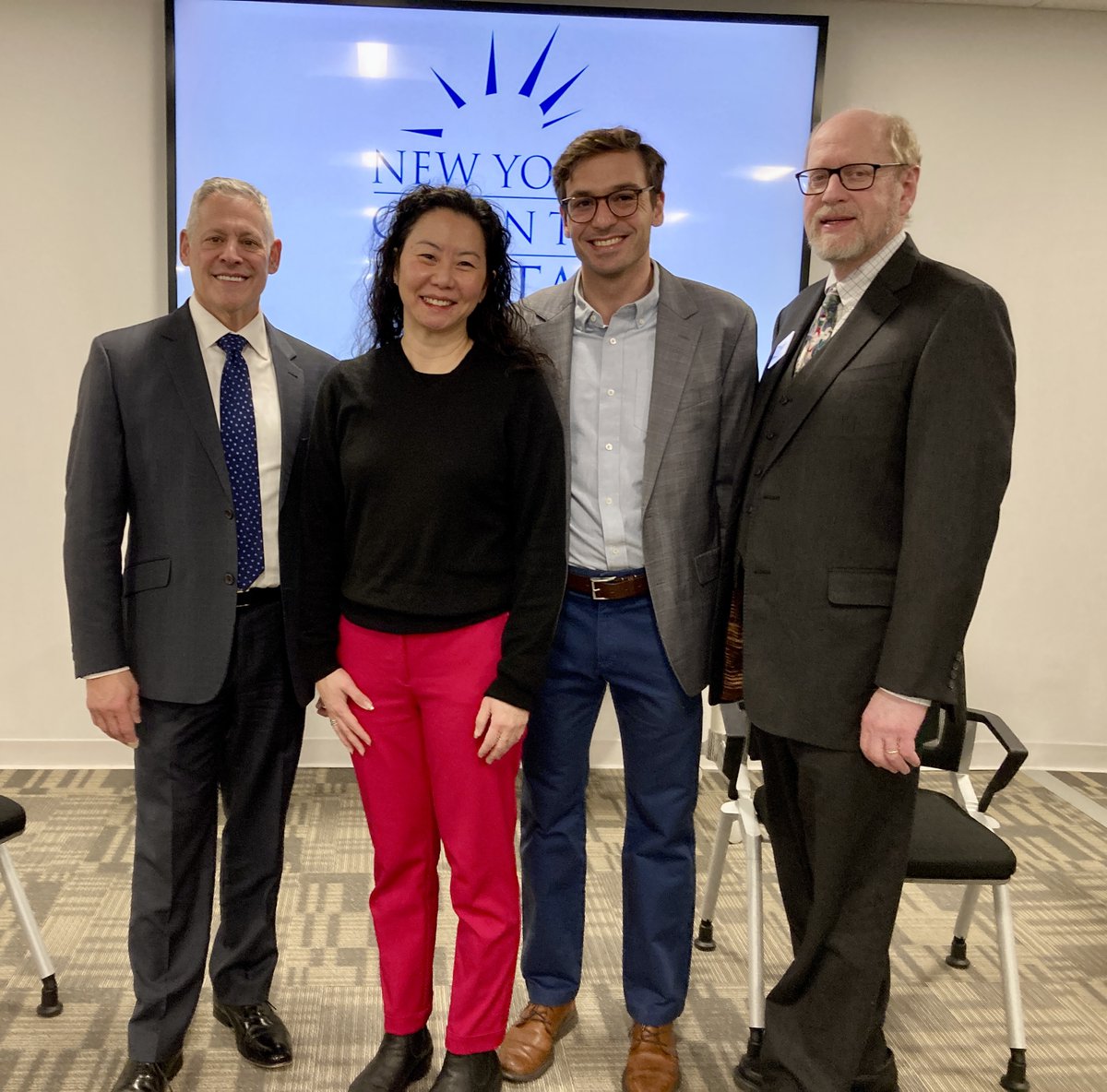 We had a highly informative financial program geared specifically for New Dentists last night at NYCDS! There was so much discussion that it was clear that we should hold a Money Matters Part II in the future! 😁