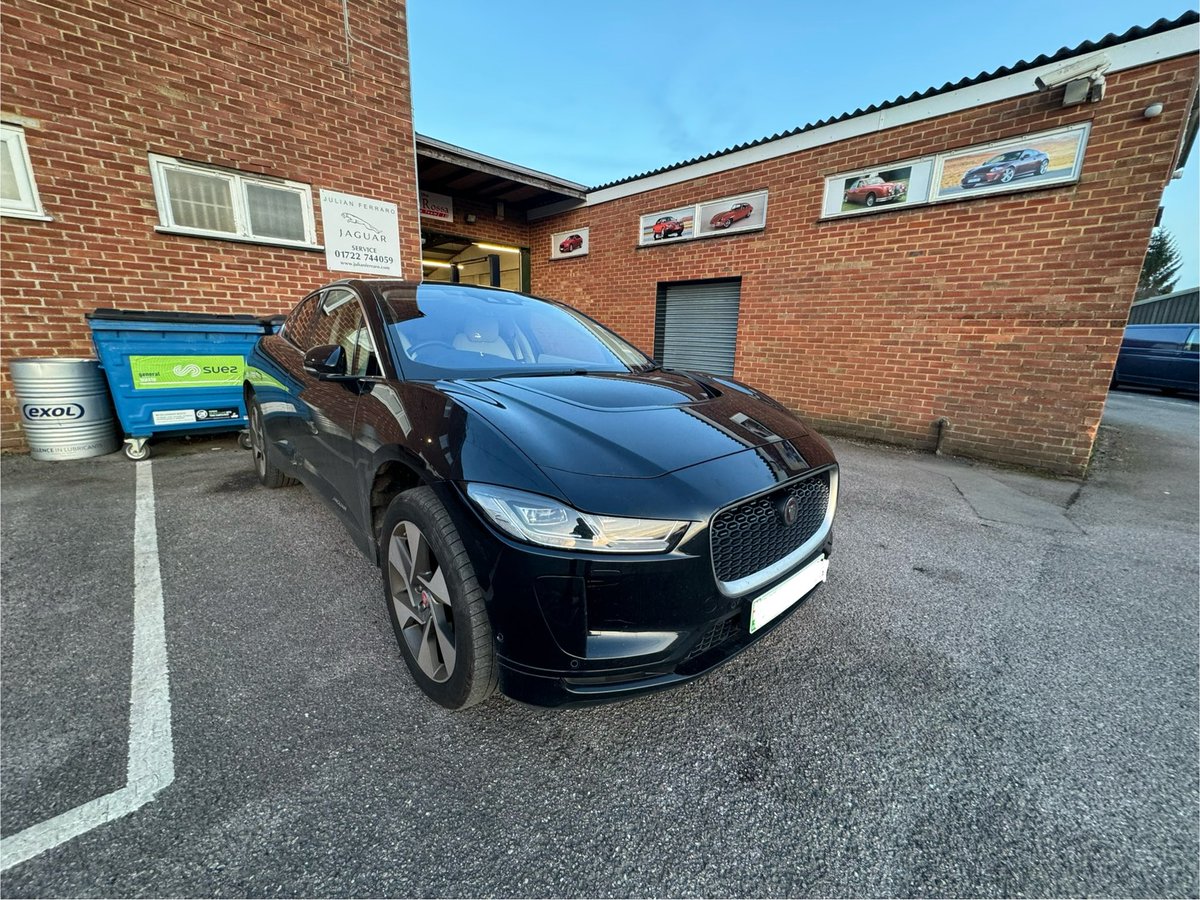 Other interesting cars included an extremely low mileage X308 XJ8 for Service and and I-Pace for new Auxiliary Batteries