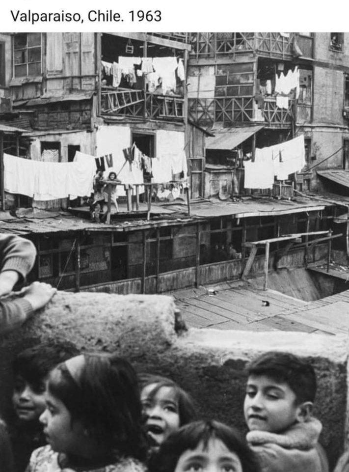 Valparaíso 1963
El tradicional colgador de ropa