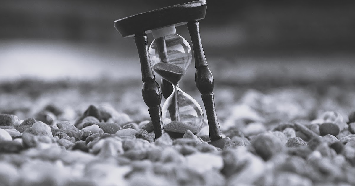 Nuevo artículo Ese preciado tesoro llamado tiempo:  

El tiempo es un invento humano. ¿O no? Que un minuto tiene sesenta segundos lo hemos aceptado todos, pero en este modo de vida actual parece que ese minuto fuese menos tiempo. Una era del furor… dlvr.it/T1cZBl