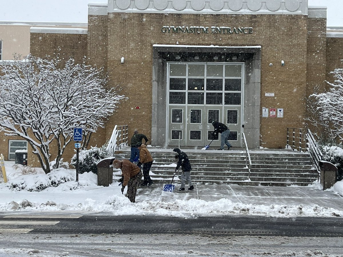 Yep! It’s snowing!! Way to go Mr Rutter and his team!!!