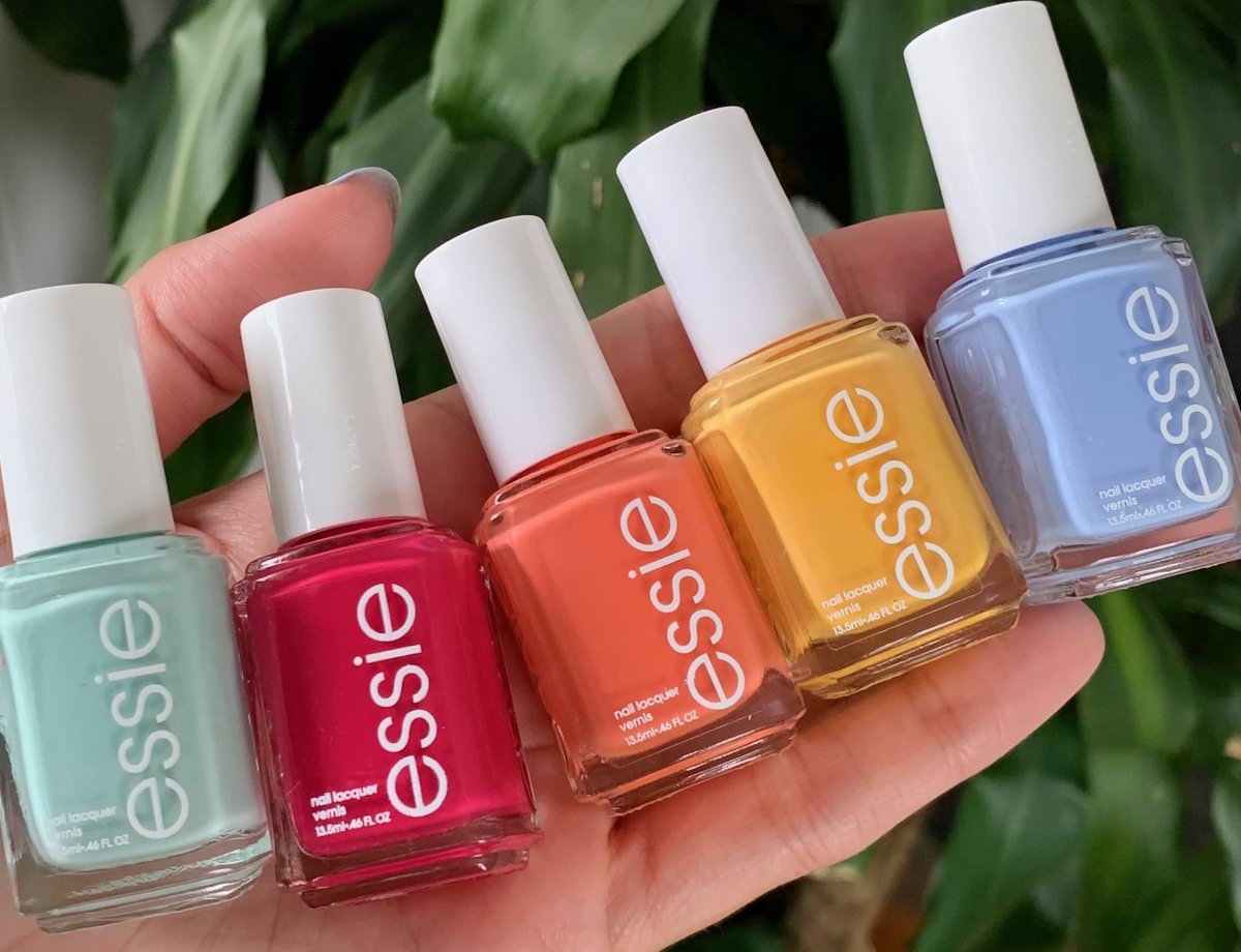 essie tweet picture