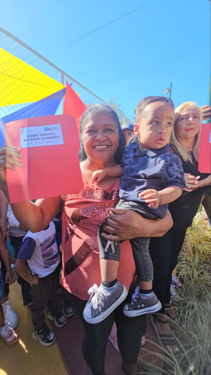 Cumpliendo instrucciones del presidente @NicolasMaduro, celebramos el primer #OSNVH de Calle, liderado por el ministro @IMVillarroel1 junto a la alcaldesa @gestionperfecta y demás autoridades en el Núcleo de Desarrollo Endógeno Fabricio Ojeda.

#IndependenciaPlenaSoberana