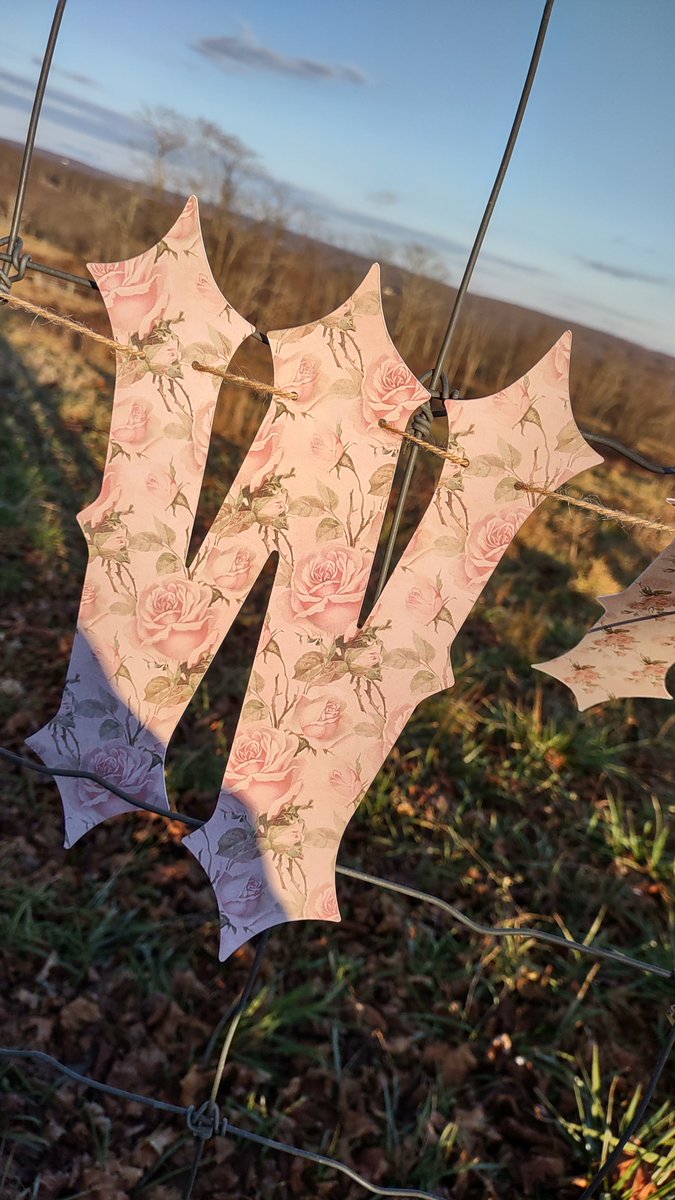 prettypprairie's tweet image. 🩷 #rusticwalldecor #pinkbanner #pink #floral #floralbanner #gifts #nursery #banner #sweet