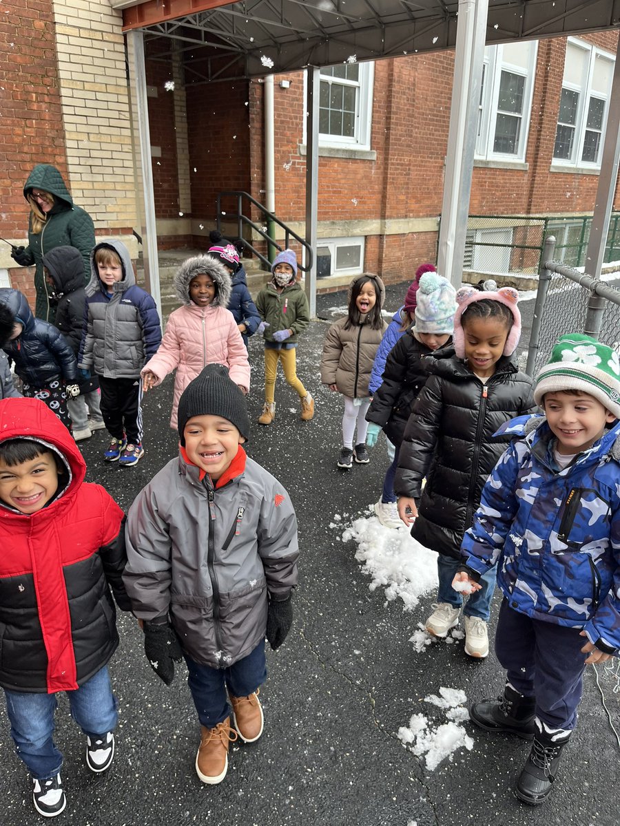 #WHe loved getting to experience the snow today❄️⛄️