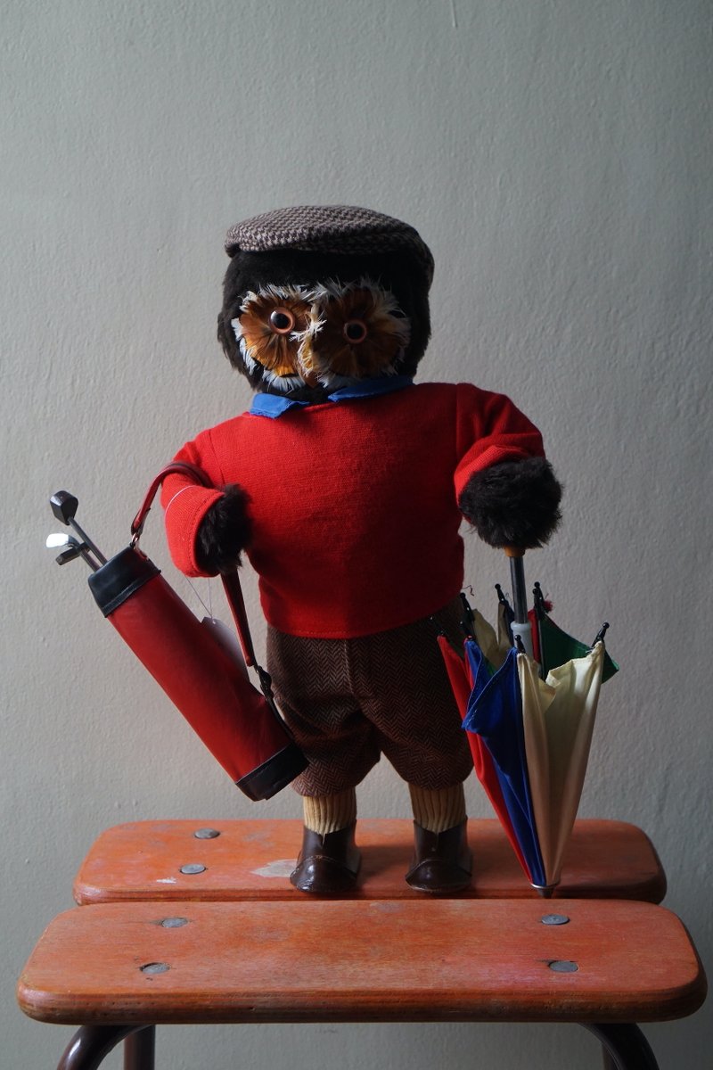 dieworkwear's tweet photo. They also no longer make these dapper owls, but you can sometimes find them (and other vintage A&amp;F stuff) on eBay. 

There's no real space today for an A&amp;F store in its original form. Elite outdoor gear is techy; retailing is different. The world has moved on. https://t.co/hg8TZcrK46