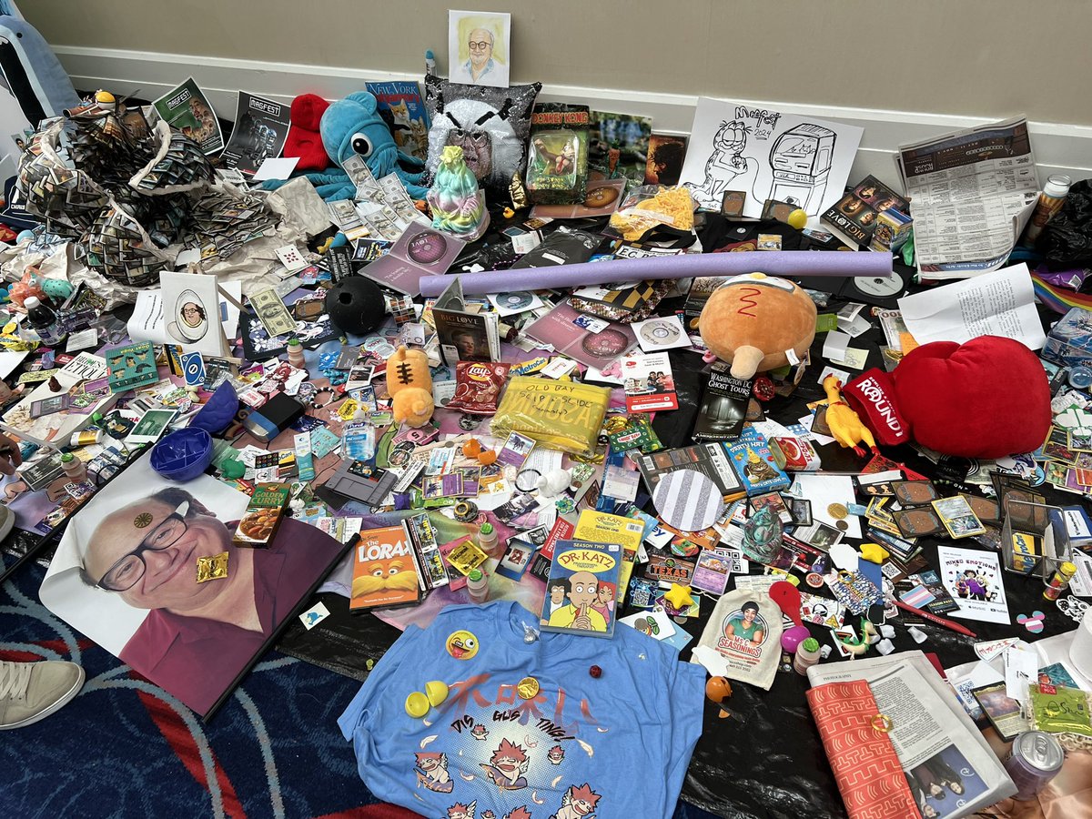 aVideoGameCon's tweet photo. Paying tribute to a fellow NJ native at the Devito Shrine at @MAGFest Prime. #magfest #magfest2024 #magfestprime #shrine #dannydevito #lorddevito #devitoshrine #convention #nj #newjersey https://t.co/zvP04sK7c8
