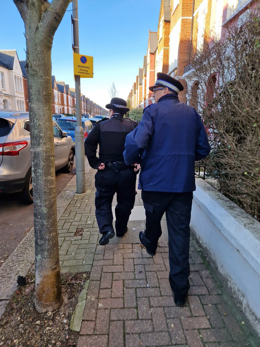 MPSSouthBalham's tweet photo. On foot patrol down Drakefield Road with @MPSTootingBec https://t.co/jCnxCmucti