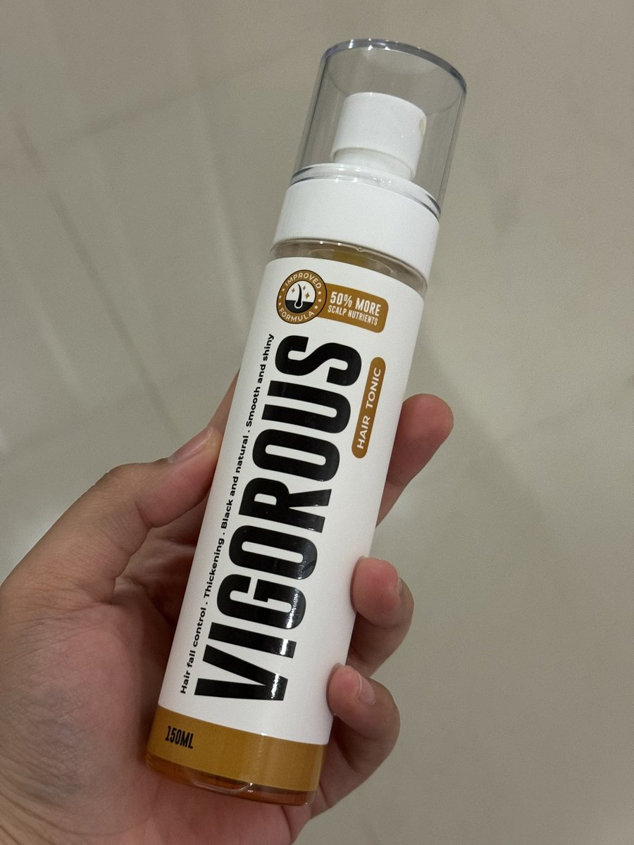 naffz__'s tweet photo. @sofeashra Tolong lah beli @bellakhann  punya hair tonic ni TOLONG BELI LAGI LAGI RAMBUT YG HAMPIR NAK BOTAK SEBAB GUGUR😭 DIA DAH SELAMATKAN RAMBUT I WEH😭 tak sampai sebotol masalahnya dah nampak hasil I AKAN JADI PELANGGAN SETIA SAMPAI BILA BILA over kan tapi tulah i happy betul ni https://t.co/N5eHan1GCT
