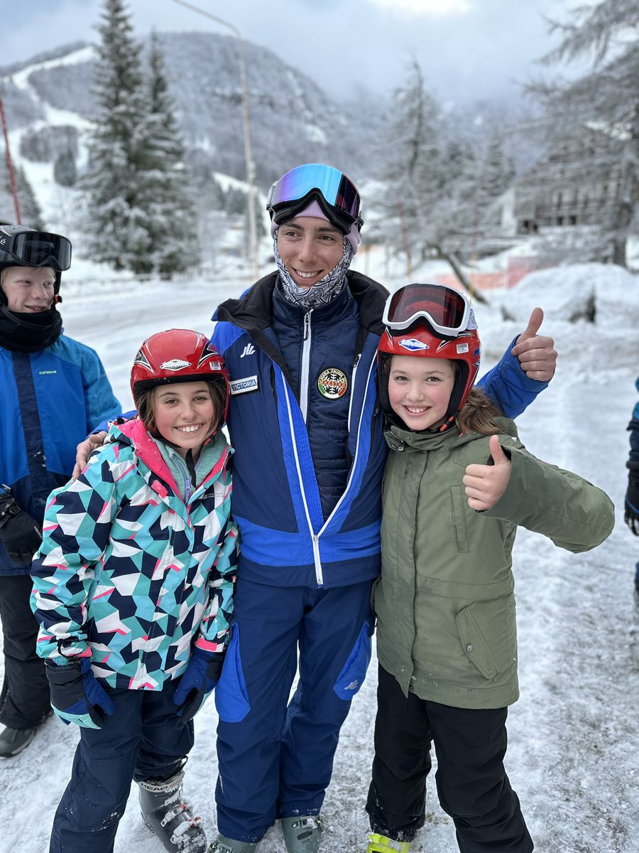 OssiesInItaly's tweet photo. Ossie skiers shared a fond farewell with their favourite instructor Pierro! ⛷️🎿 https://t.co/seZKk9IPV6